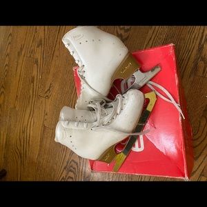 Edea chorus skates size 225